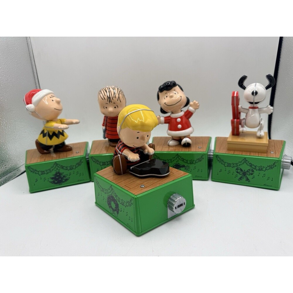 2017 Hallmark 5 Christmas Peanuts Dance Party w/ Charlie Brown Snoopy Lucy Linus